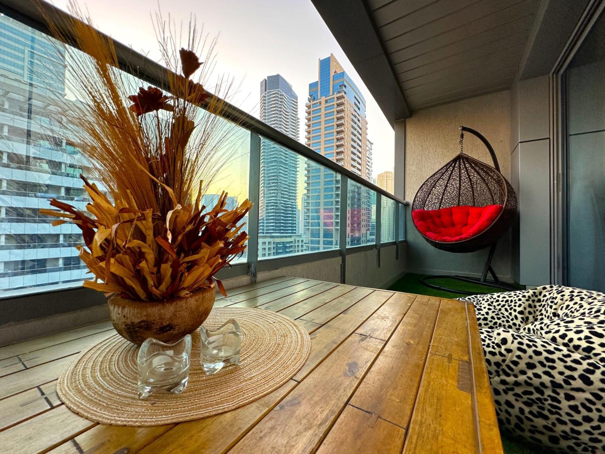 Luxury & Centric Flat With Balcony Views In Marina Appartement Dubai