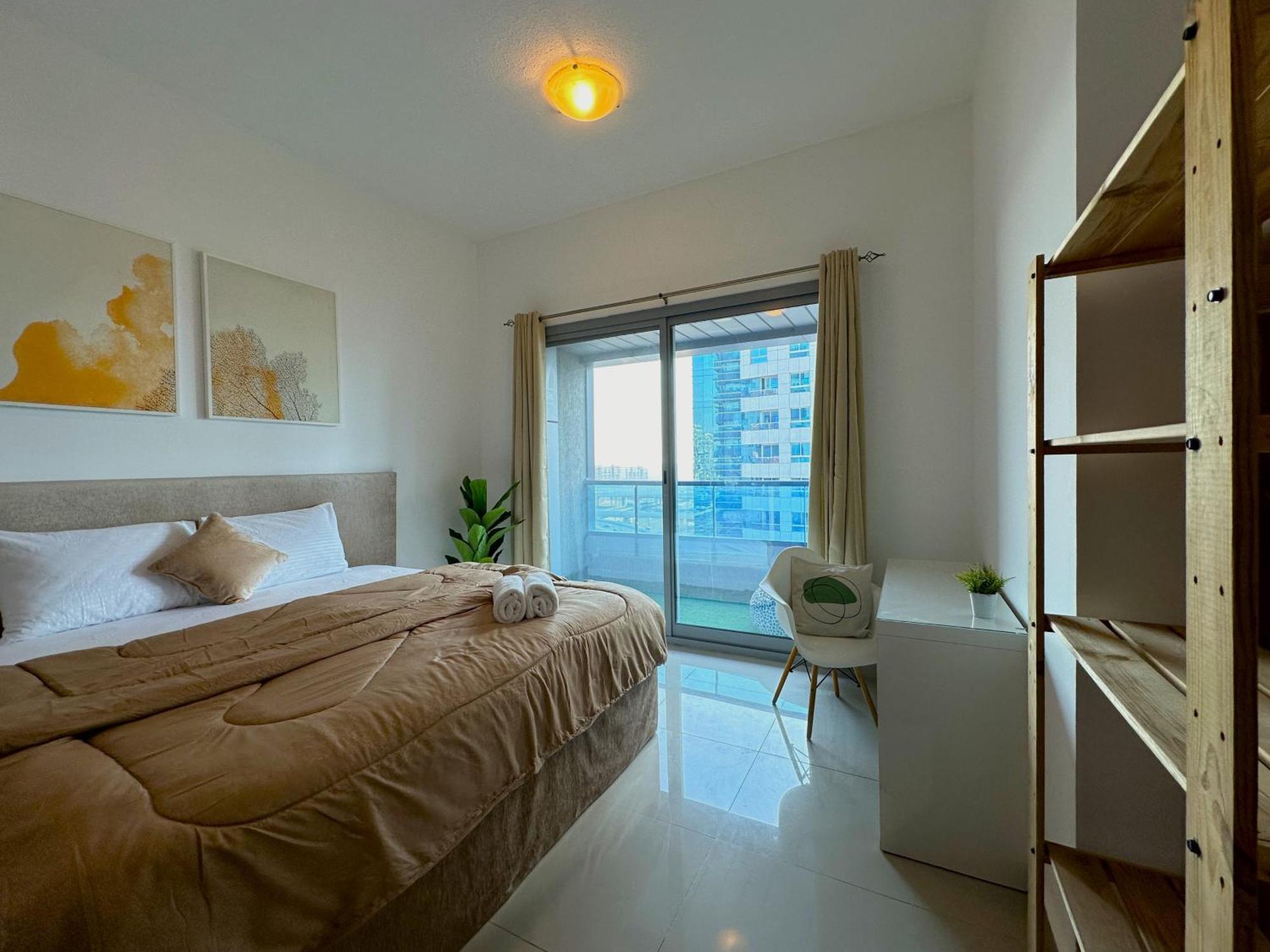 Luxury & Centric Flat With Balcony Views In Marina Appartement Dubai